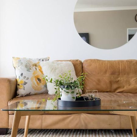 Modern, Trendy And Comfortable 2 Bedroom Apartment In Kapstadt Exterior foto