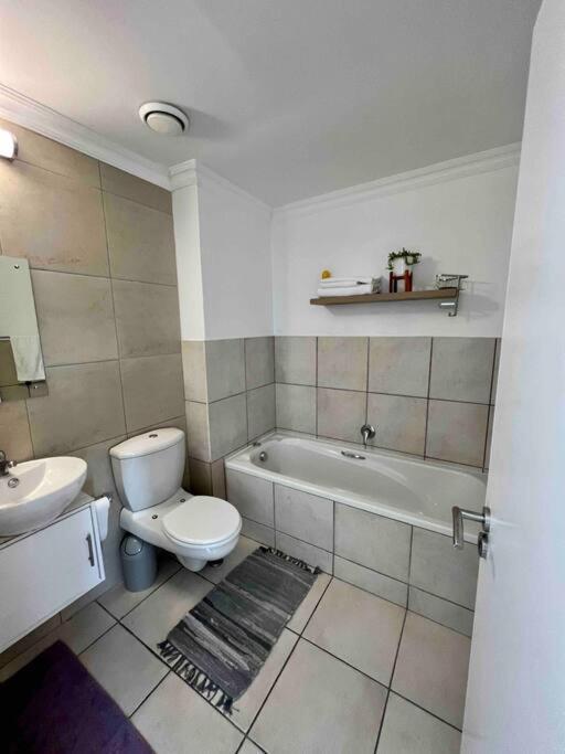 Modern, Trendy And Comfortable 2 Bedroom Apartment In Kapstadt Exterior foto
