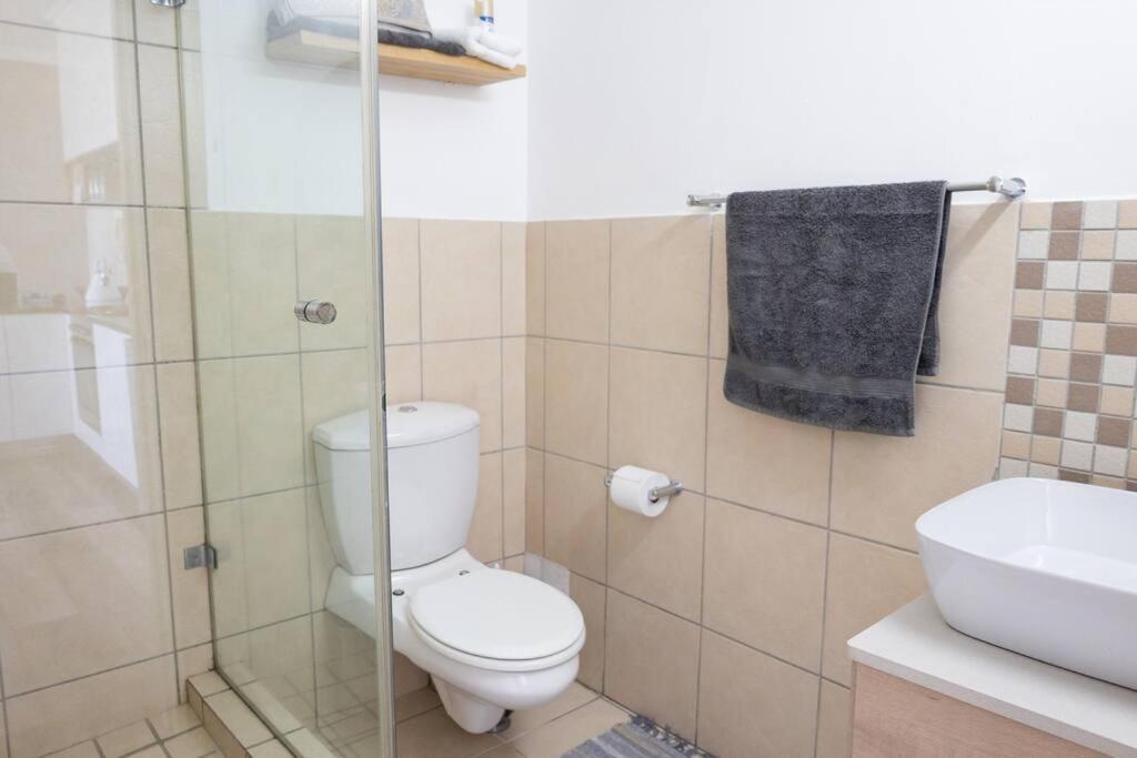 Modern, Trendy And Comfortable 2 Bedroom Apartment In Kapstadt Exterior foto