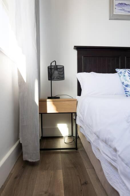 Modern, Trendy And Comfortable 2 Bedroom Apartment In Kapstadt Exterior foto