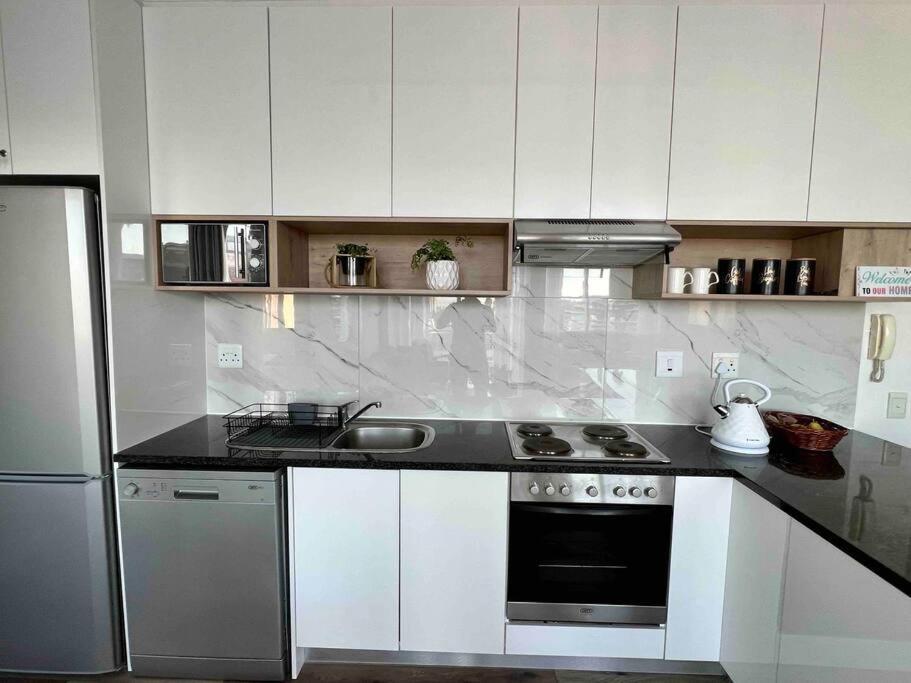 Modern, Trendy And Comfortable 2 Bedroom Apartment In Kapstadt Exterior foto