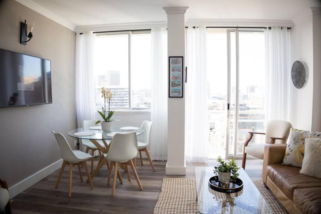 Modern, Trendy And Comfortable 2 Bedroom Apartment In Kapstadt Exterior foto