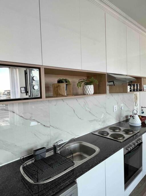 Modern, Trendy And Comfortable 2 Bedroom Apartment In Kapstadt Exterior foto